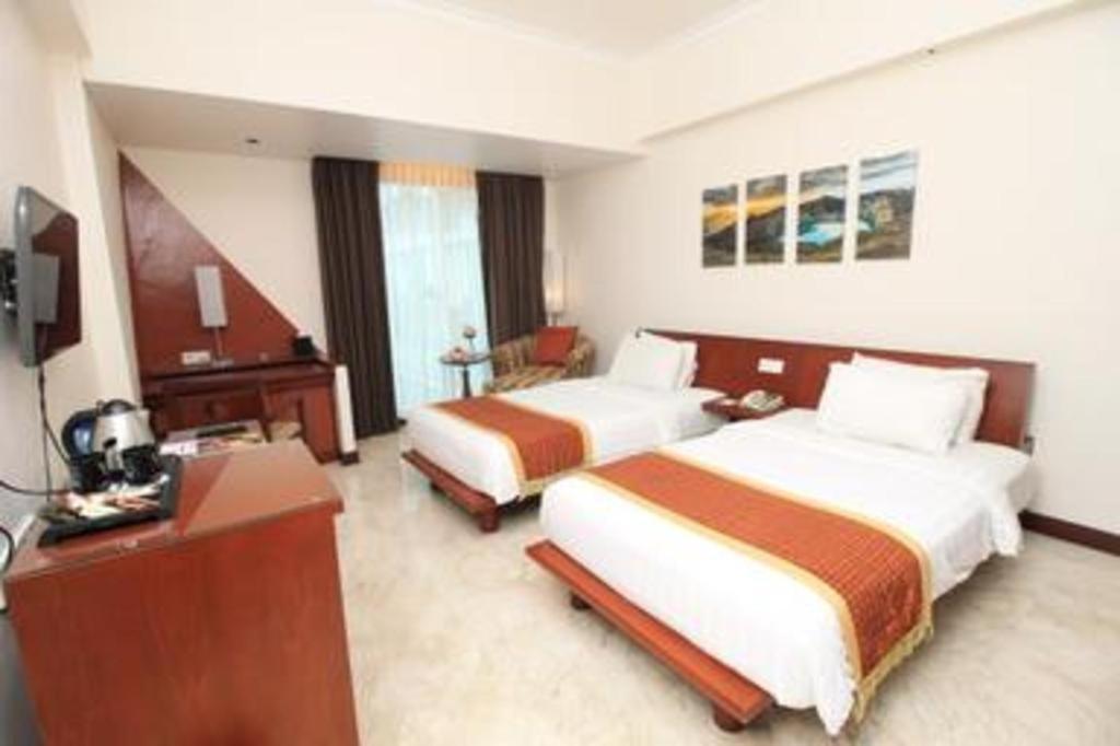 Grand Surya Resor 4*