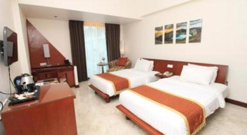 Grand Surya Resor 4*