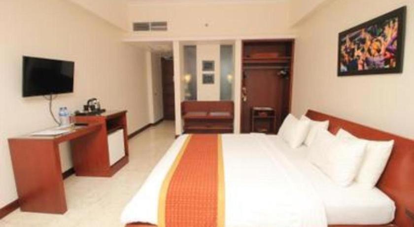 Resor Grand Surya